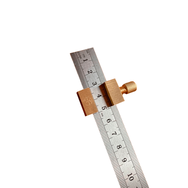 Regla de acero inoxidable con tope de bronce 150mm